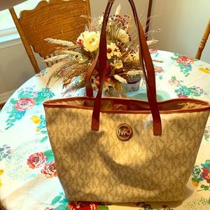 Michael Kors purse and matching wallet